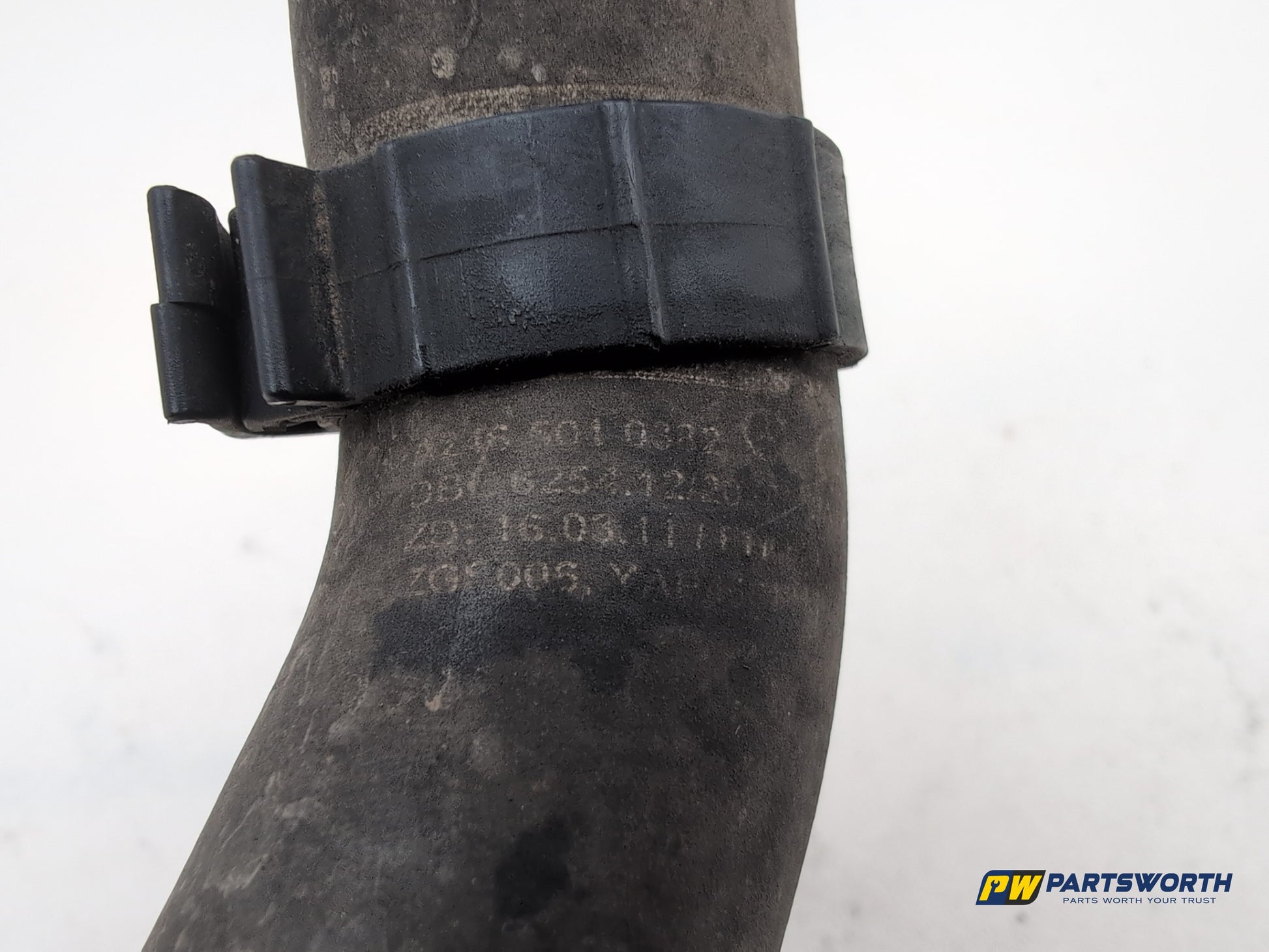 Mercedes-Benz B180 Blueefficiency Sport Intercooler Hose Pipe A2466010382 - photo 5