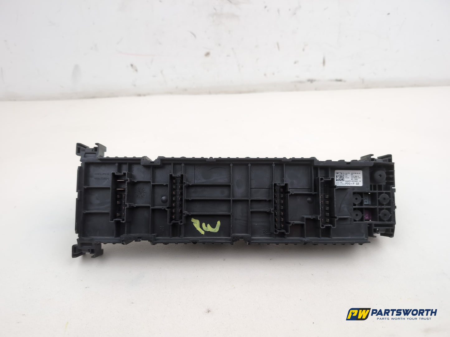 Mercedes-Benz B180 Blueefficiency Sport Fuse Relay Box Engine Bay A2469066600 - photo 5