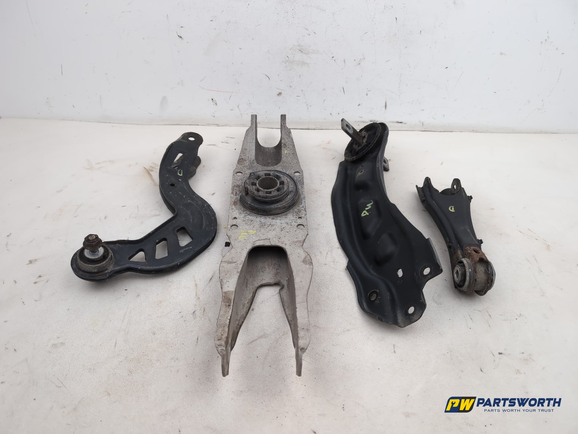 Suspension Arm Rear Wishbone RH 5