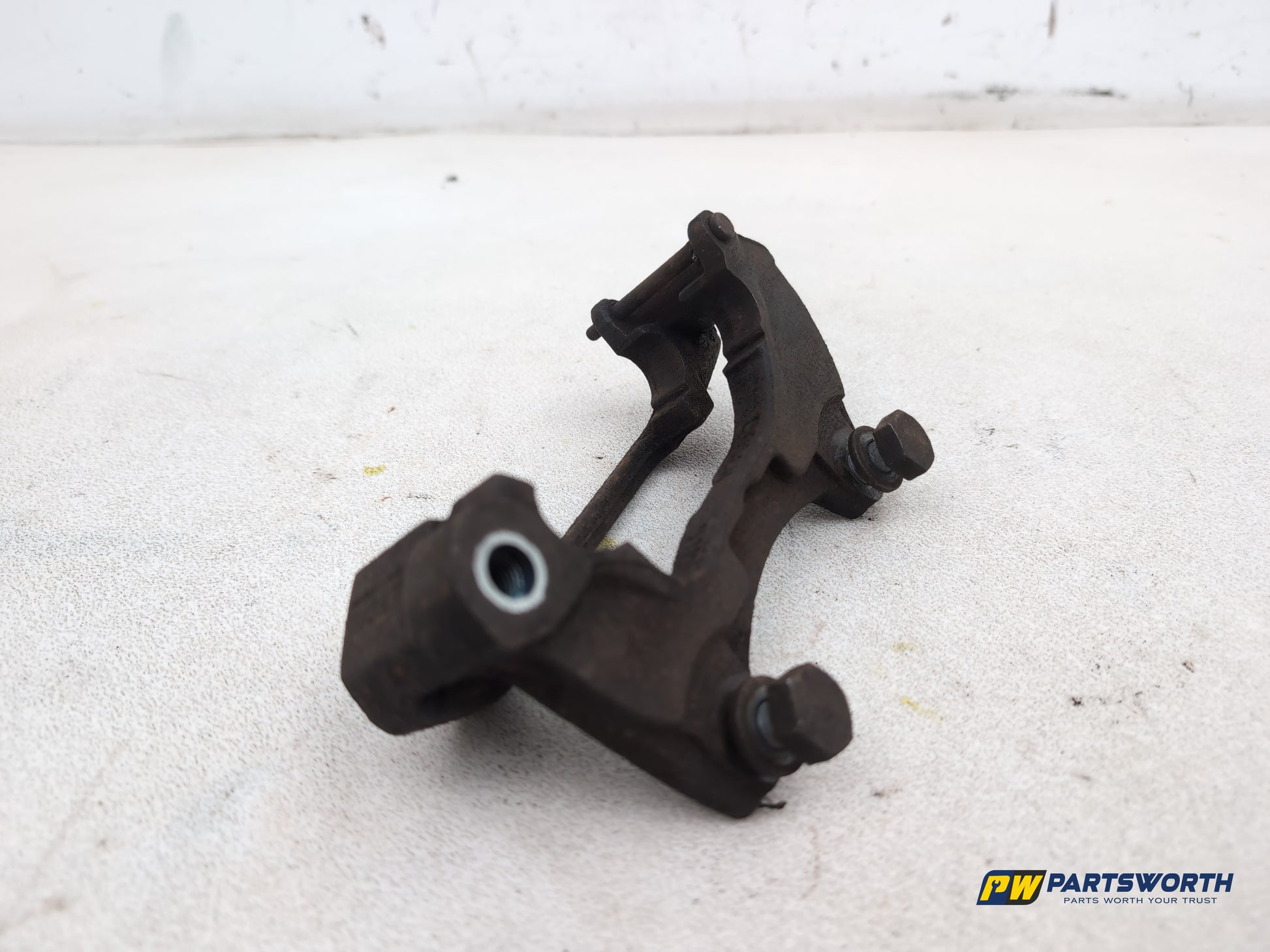 Fiat 500 Pop Front Brake Caliper Support Left Passenger Side 2007-2009 - photo 5
