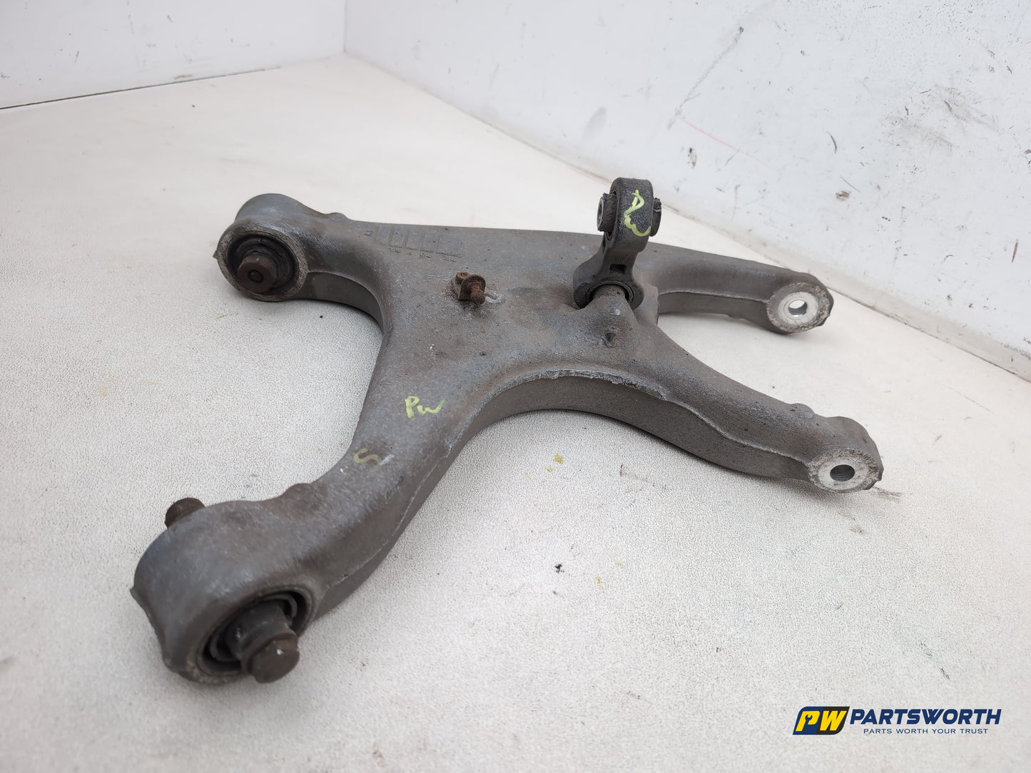 Suspension Arm Rear Wishbone LH 5