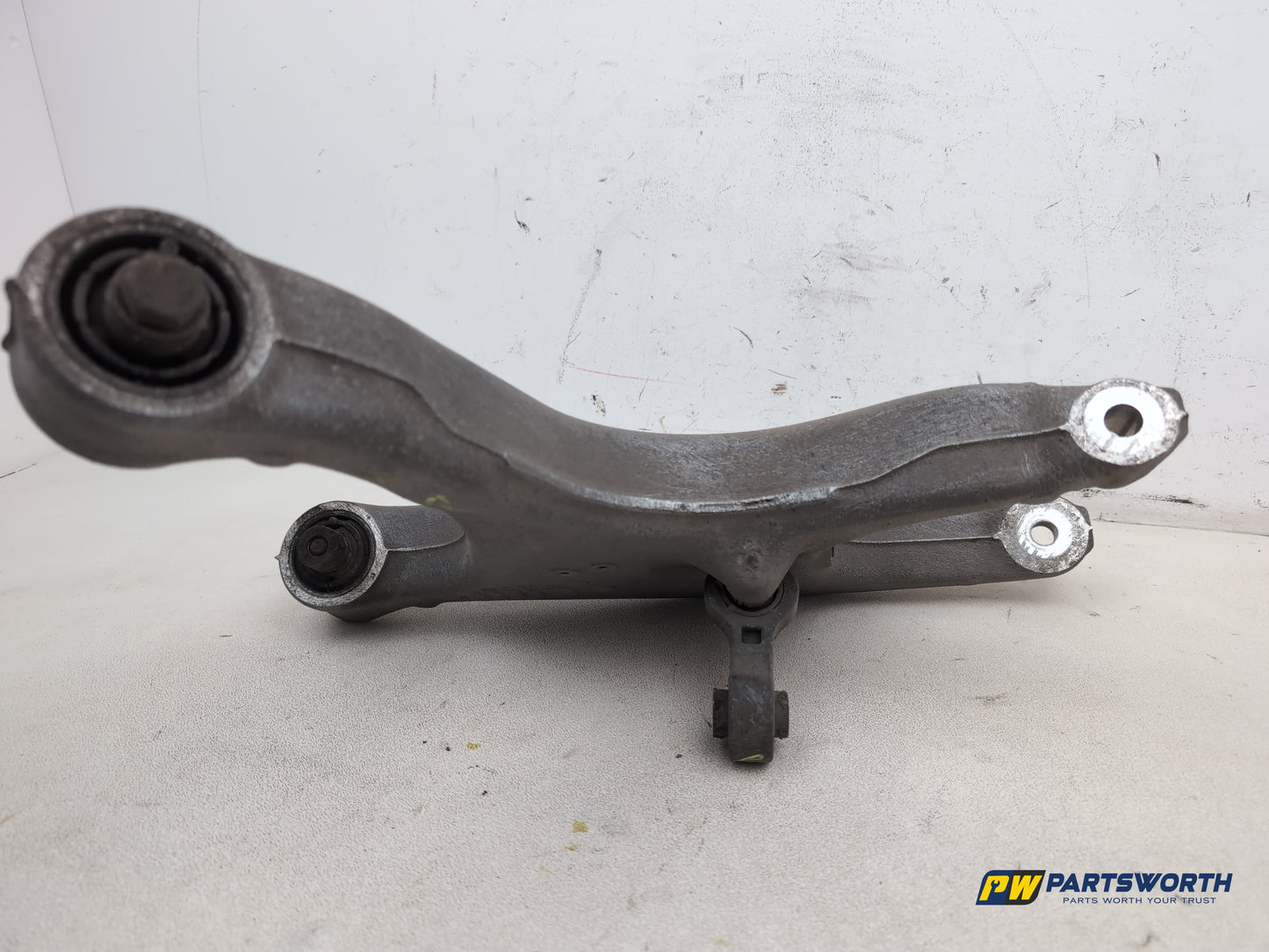 Suspension Arm Rear Wishbone RH 5