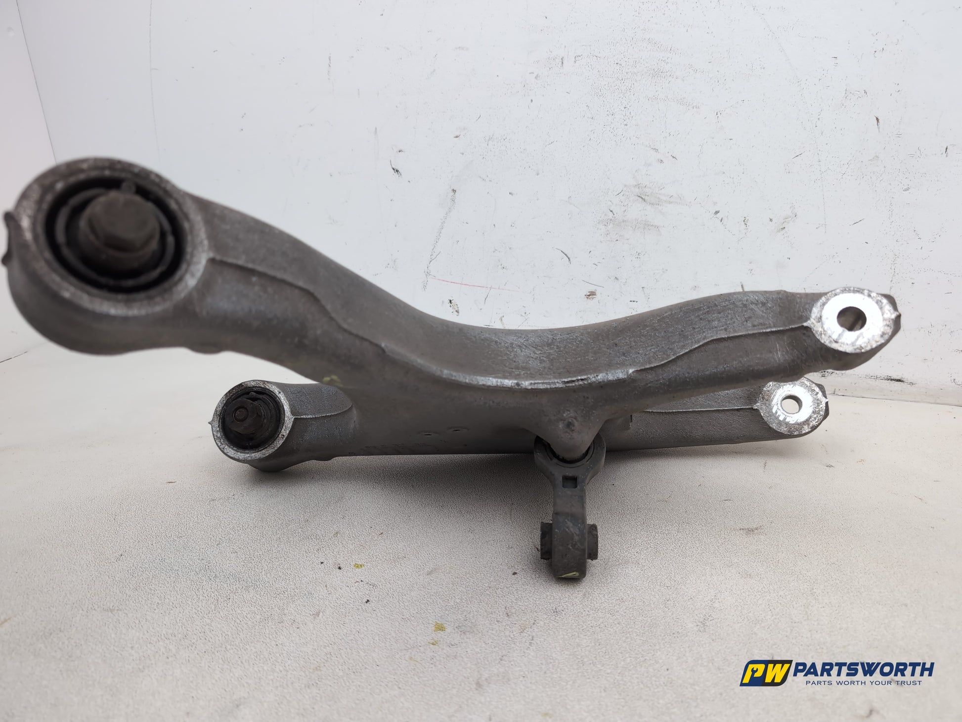 Suspension Arm Rear Wishbone RH 5