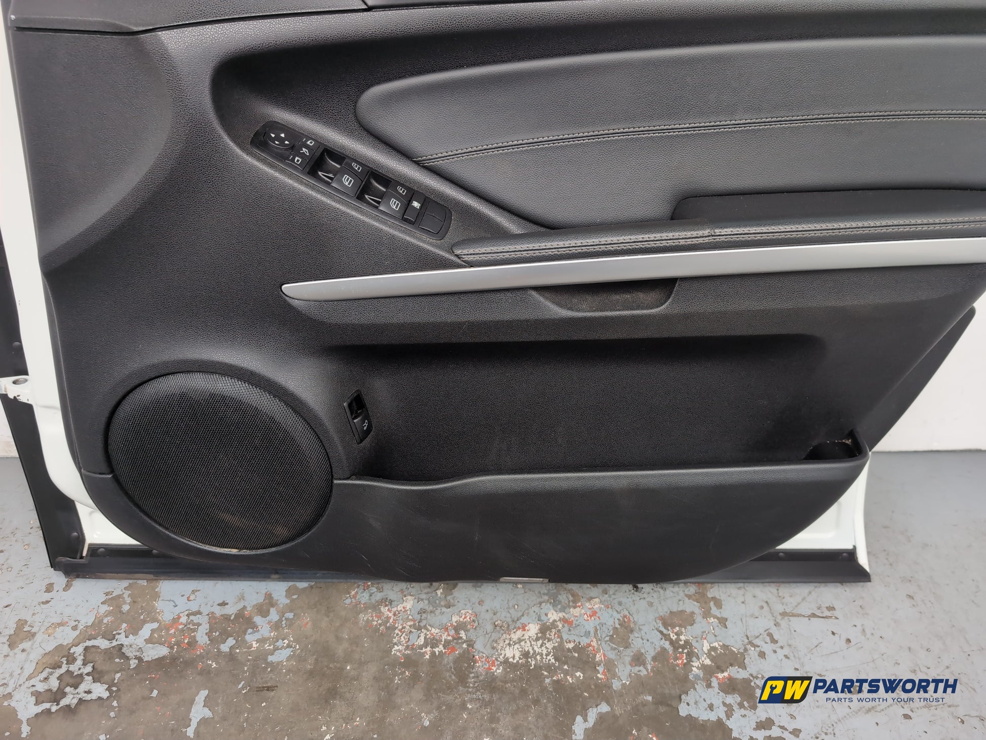 Door Front RH 11