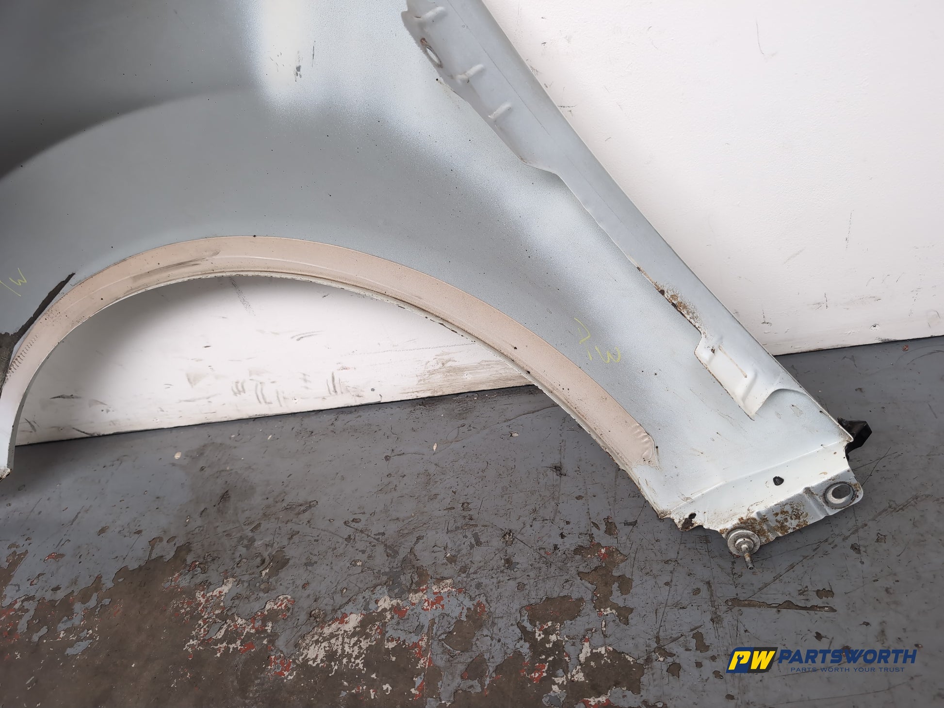 Wing Front RH 11