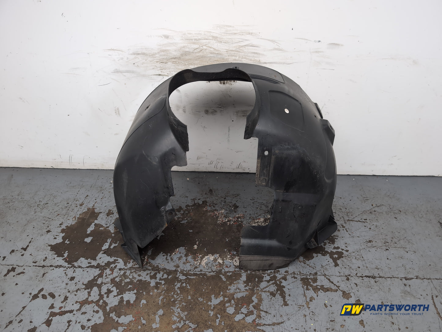 Moulding Wheel Arch Front LH 5