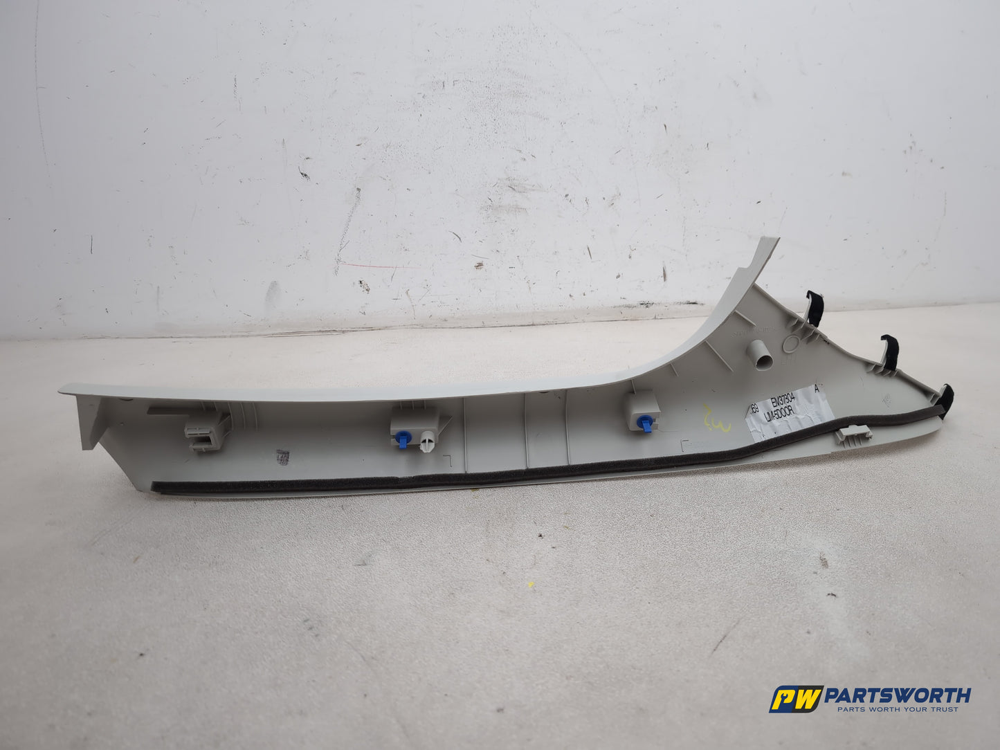 LH A Pillar Trim  5