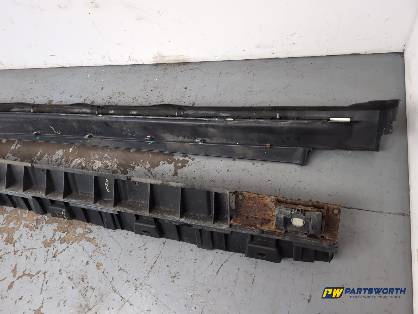 Side Skirt RH 11