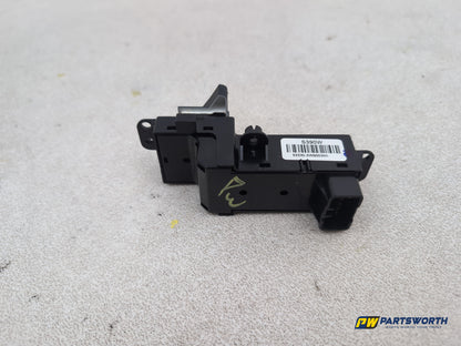 Kia Sportage 3 Sat Nav Crdi Front Passenger Heater Seat Switch 4912001110 - photo 5