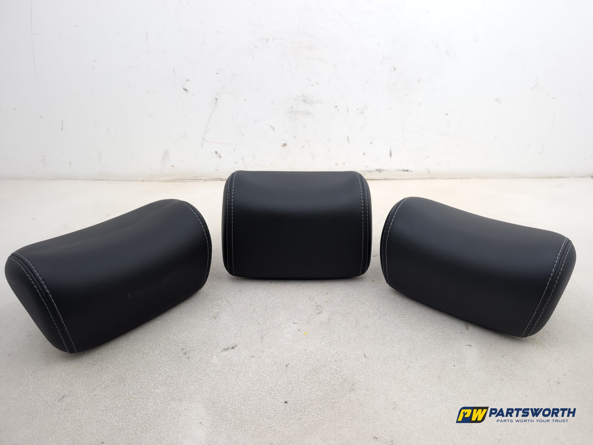 Rear Headrest 5