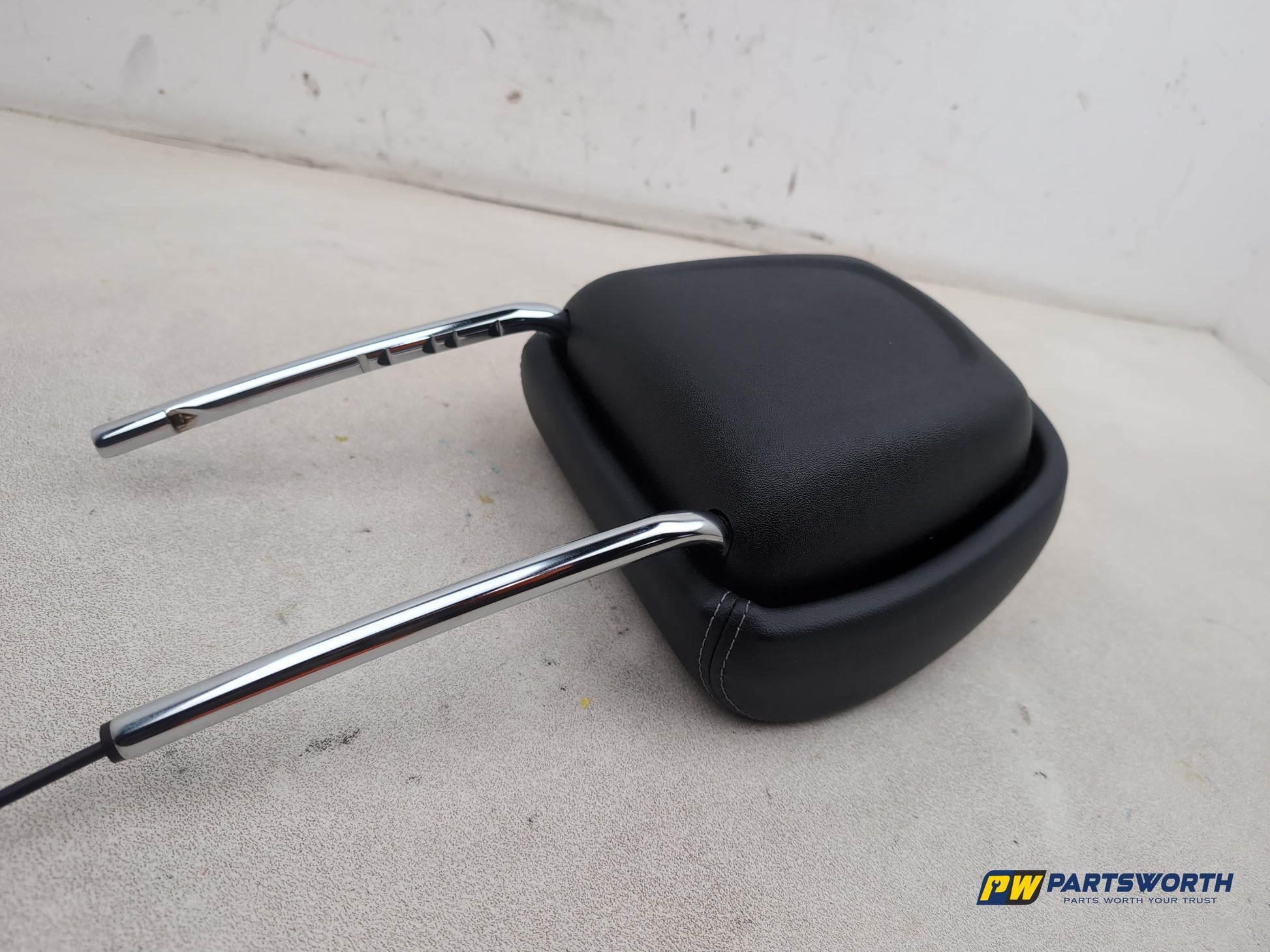 Rear Headrest 5