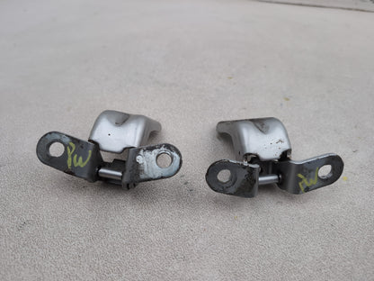 LH Front Door Hinge Pair  5