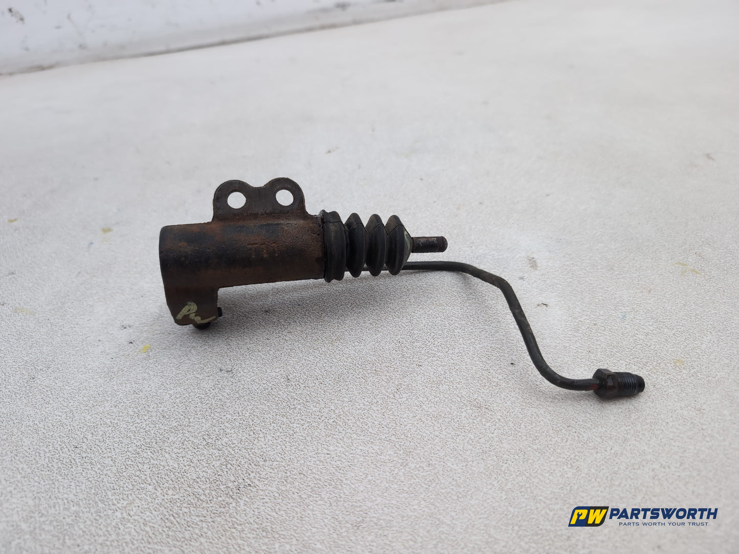 Clutch Slave Cylinder and Pipe  5