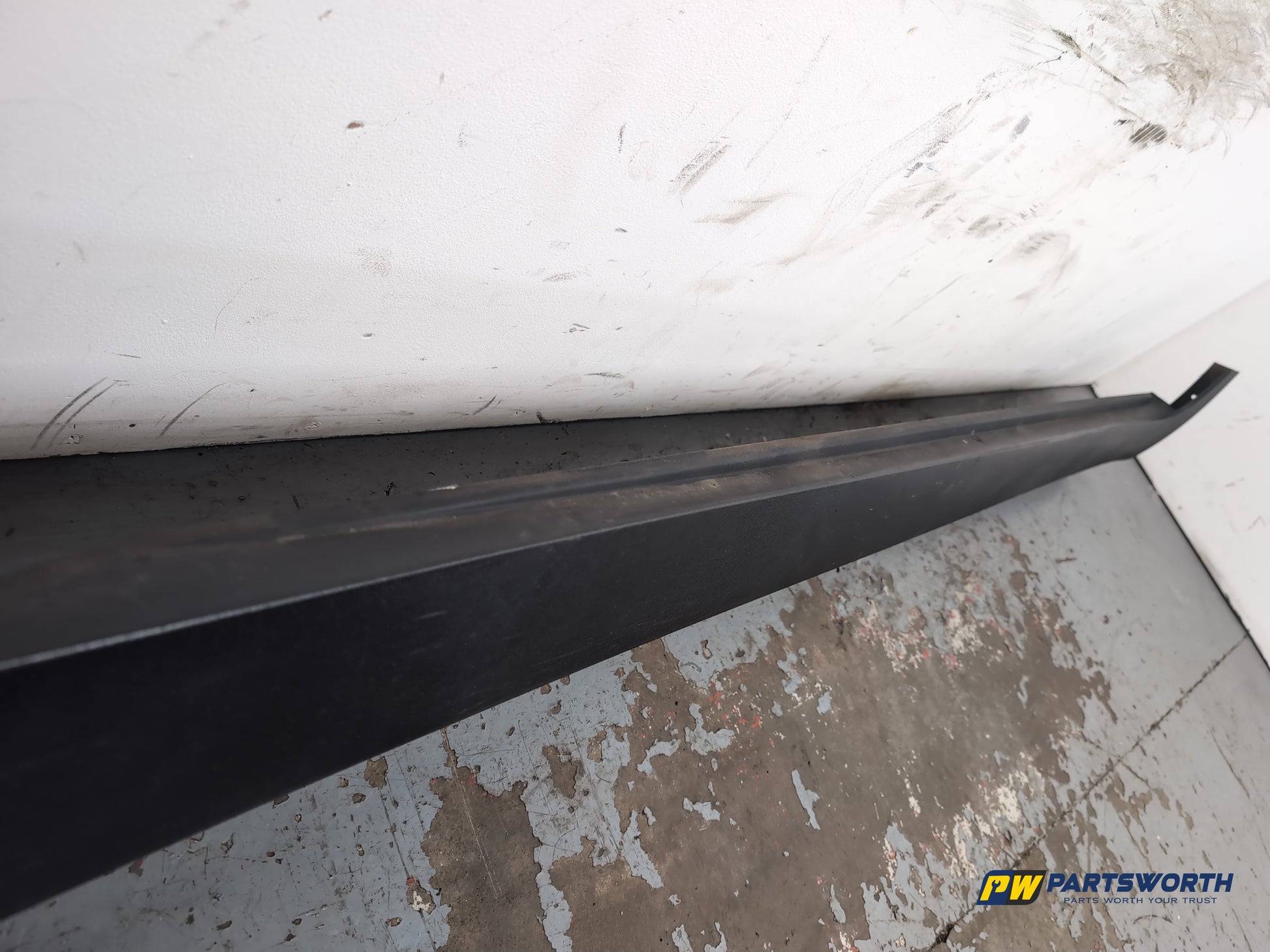Side Skirt RH 5