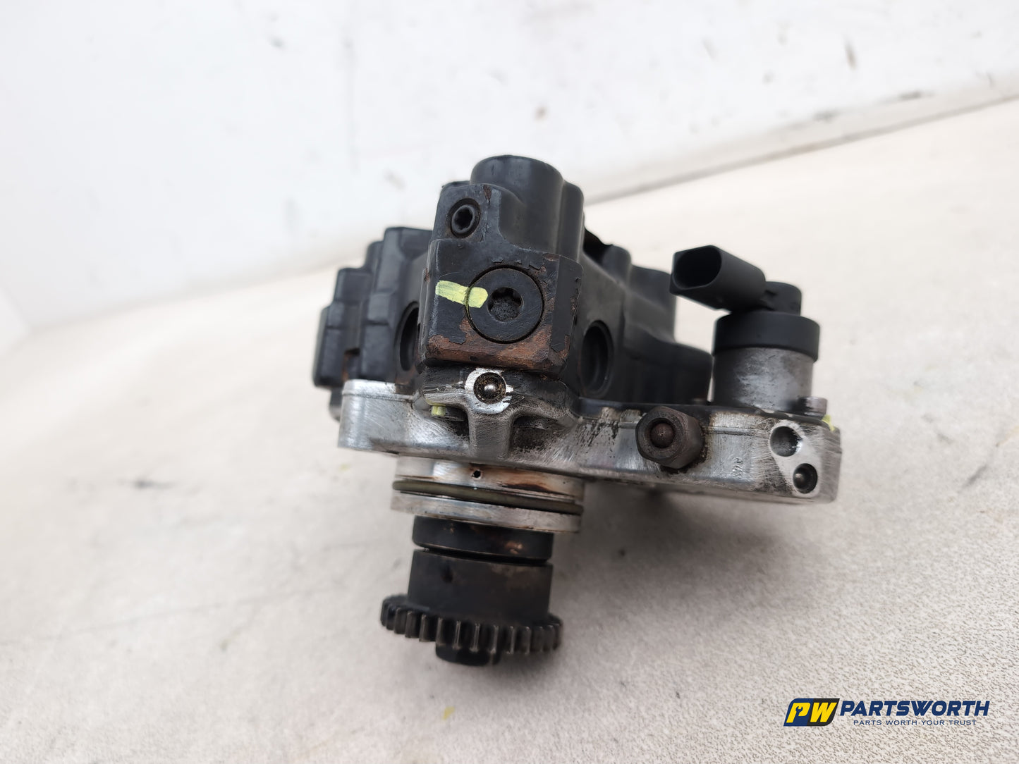High pressure fuel pump 5