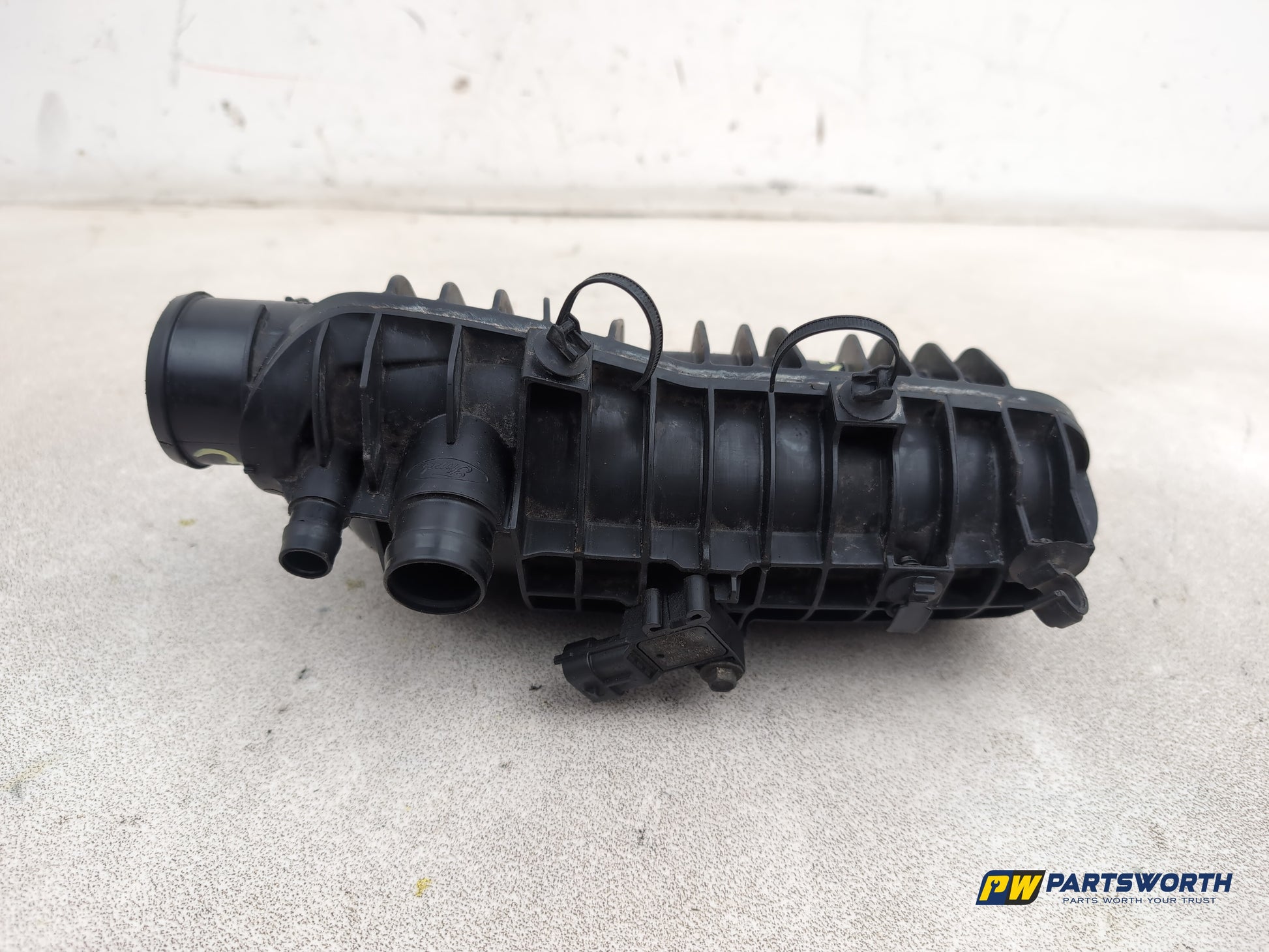 Ford Focus Zetec Turbo Engine Inlet Manifold 1047092s01 2011-2018 - photo 5