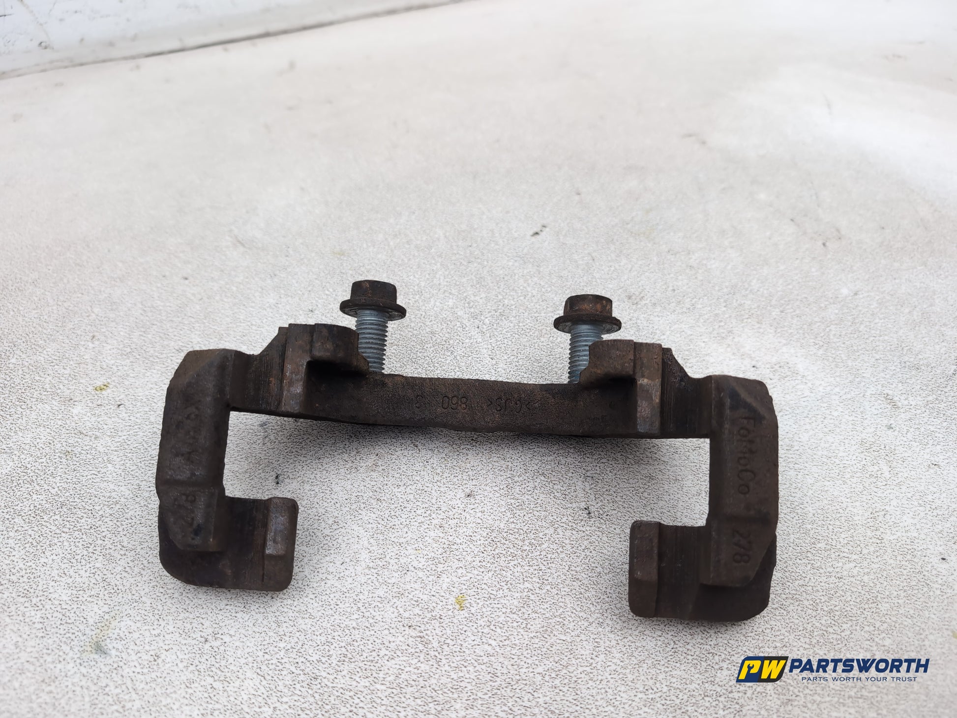 Ford Focus Zetec Turbo Front Left Brake Caliper Support 2011-2018 - photo 5