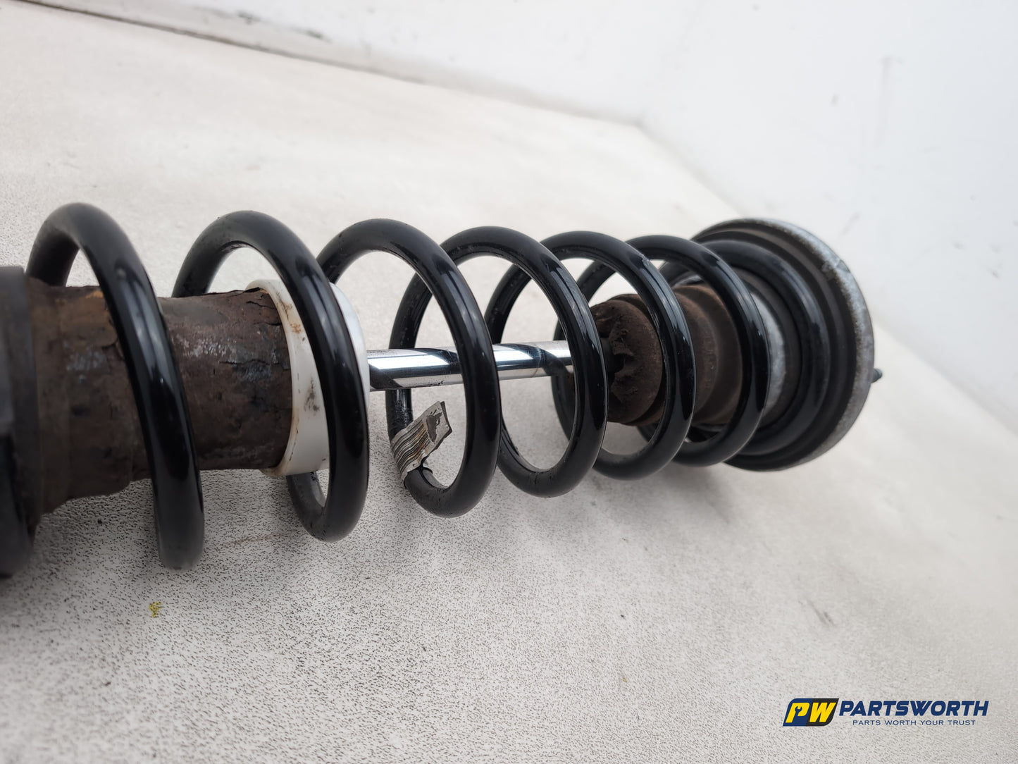 Bmw 520d Se Shock Absorber Rear Lh Passenger Side 6863299 2013-2017 - photo 4