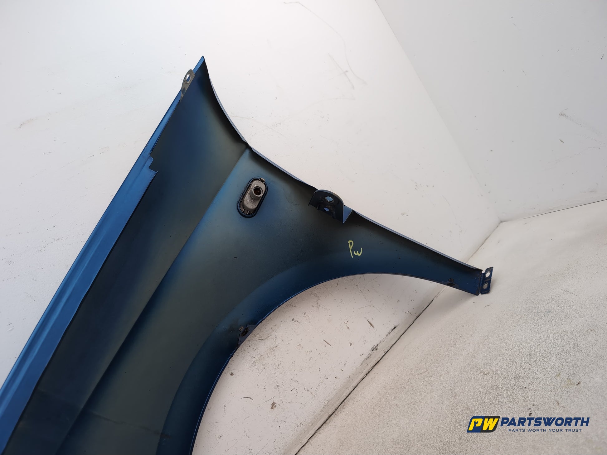 Wing Front RH 11