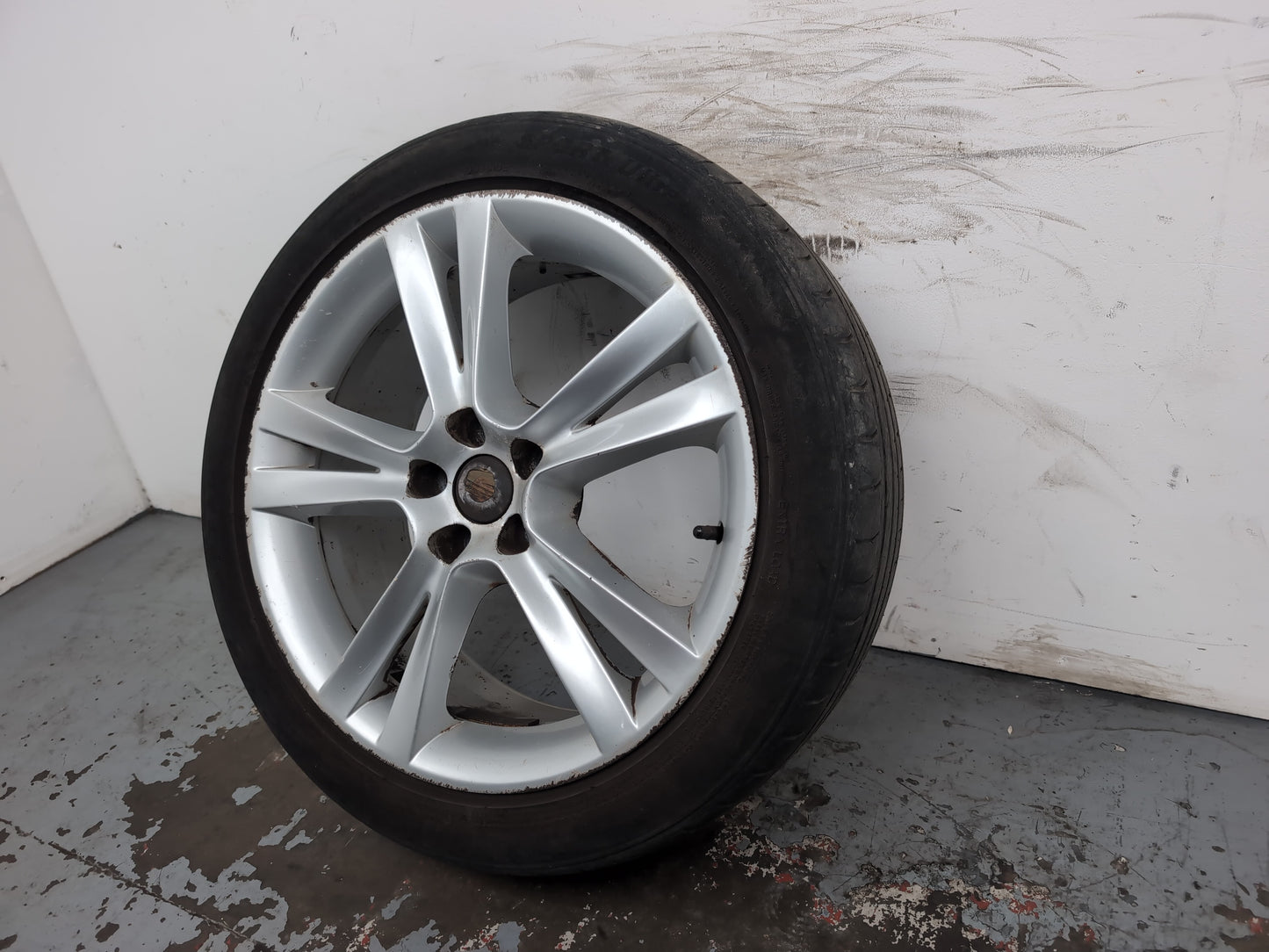 Seat Ibiza Sportrider Alloy Wheel With Tyre 215/45 R17 6j0601025c - photo 5