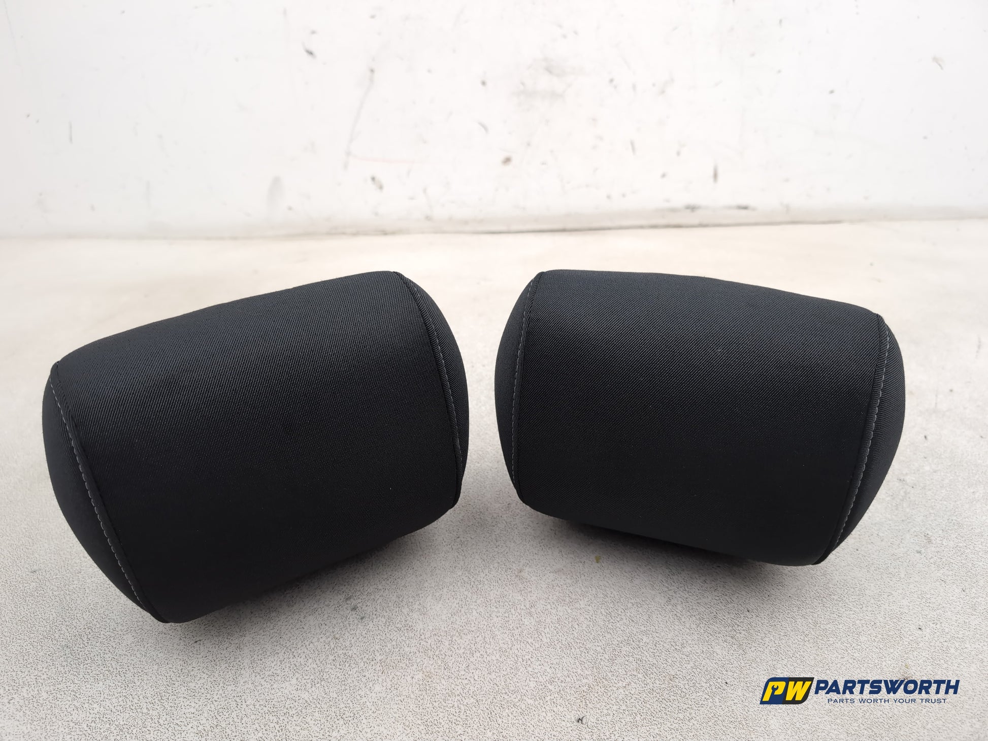Audi A1 Contrast Edition Tdi Rear Headrest Set 2010-2012 - photo 5