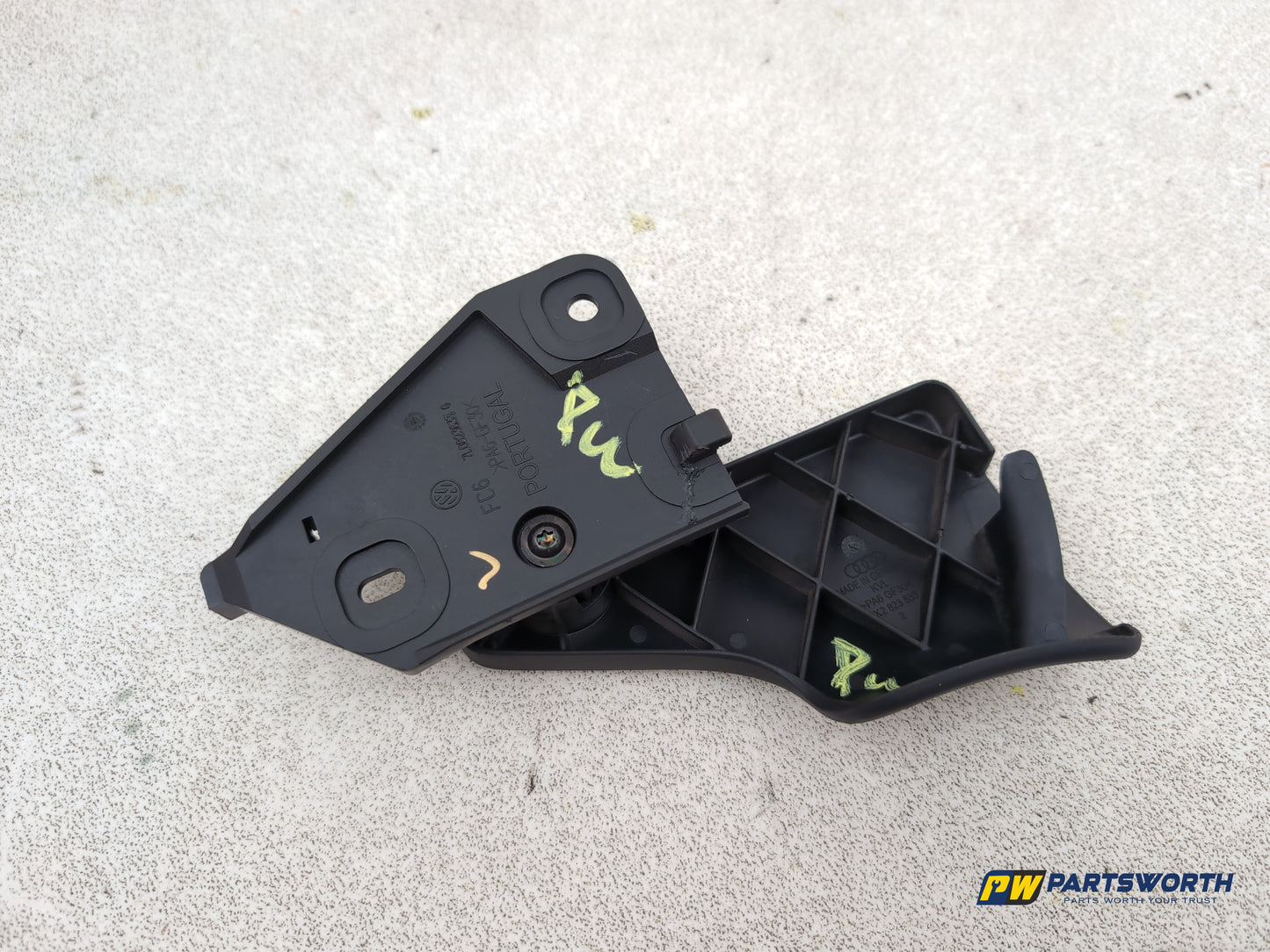 Bonnet Release Handle 5