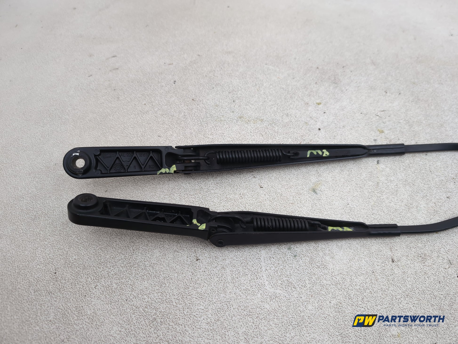 Audi A1 Contrast Edition Tdi Wiper Front Arm Set 8x2955407 2008-2012 - photo 5