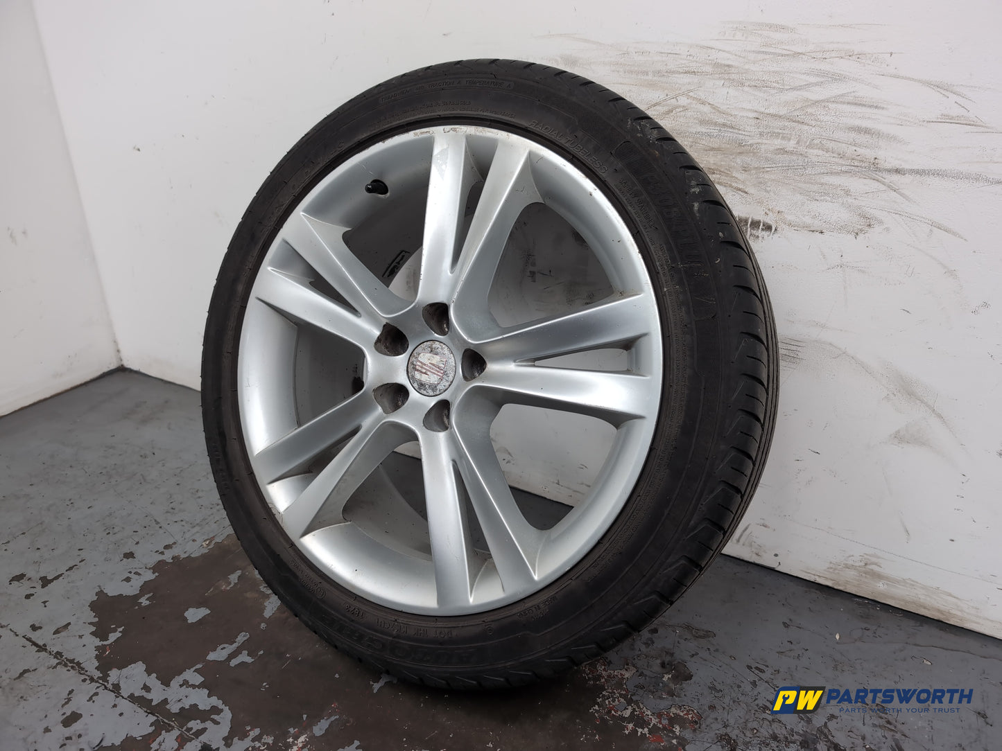 Seat Ibiza Sportrider Alloy Wheel With Tyre 215/45 R17 6j0601025c - photo 5