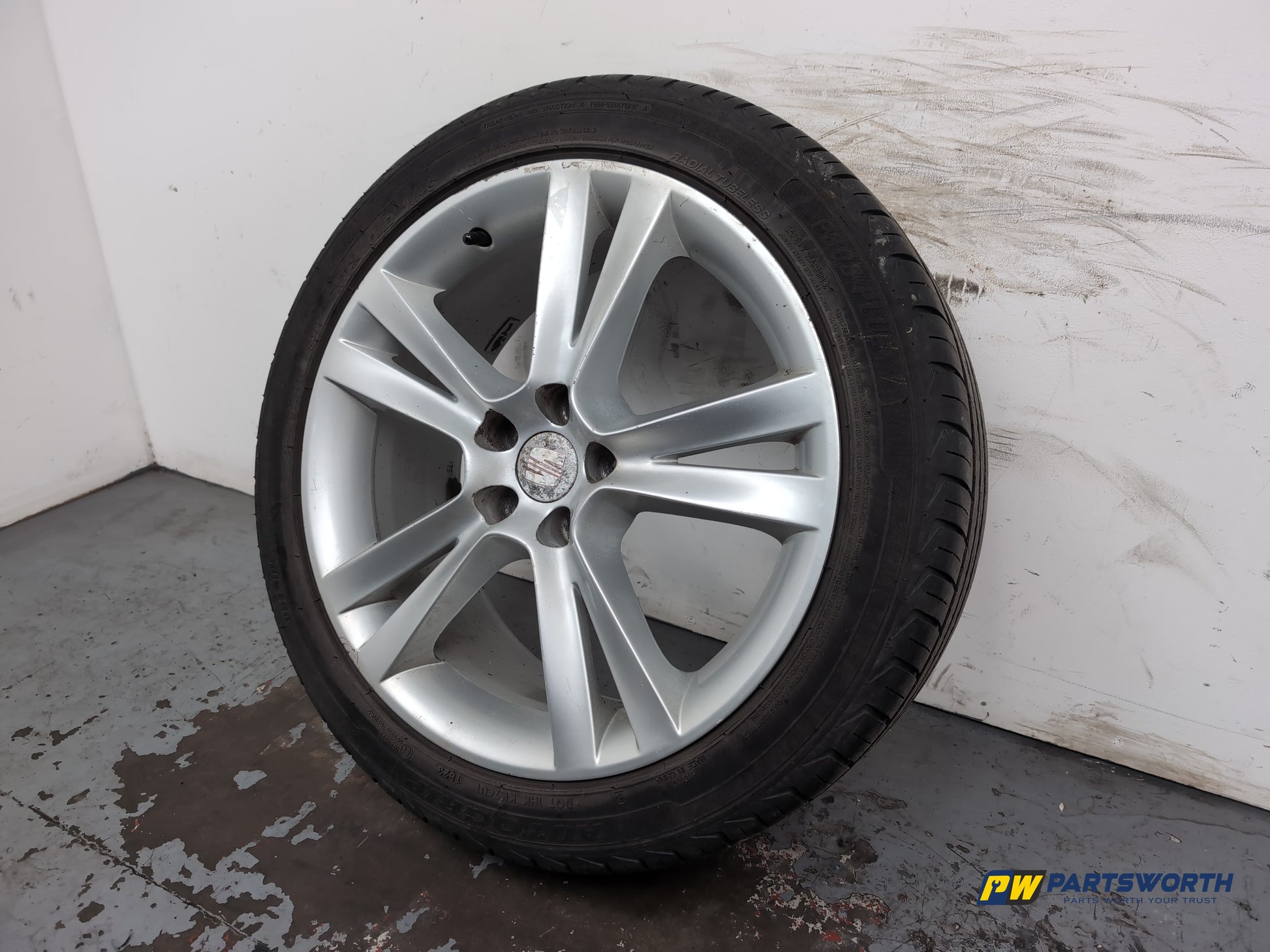 Seat Ibiza Sportrider Alloy Wheel With Tyre 215/45 R17 6j0601025c - photo 5