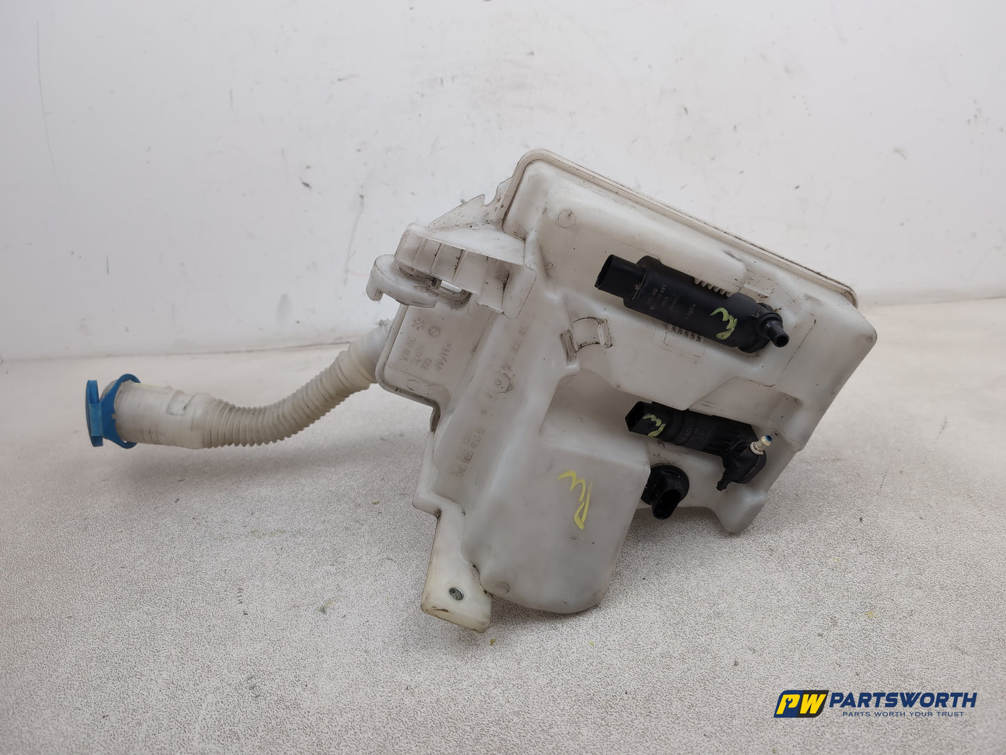 Audi A1 Contrast Edition Tdi Windscreen Washer Bottle 6r0955453g 2008-2012 - photo 5