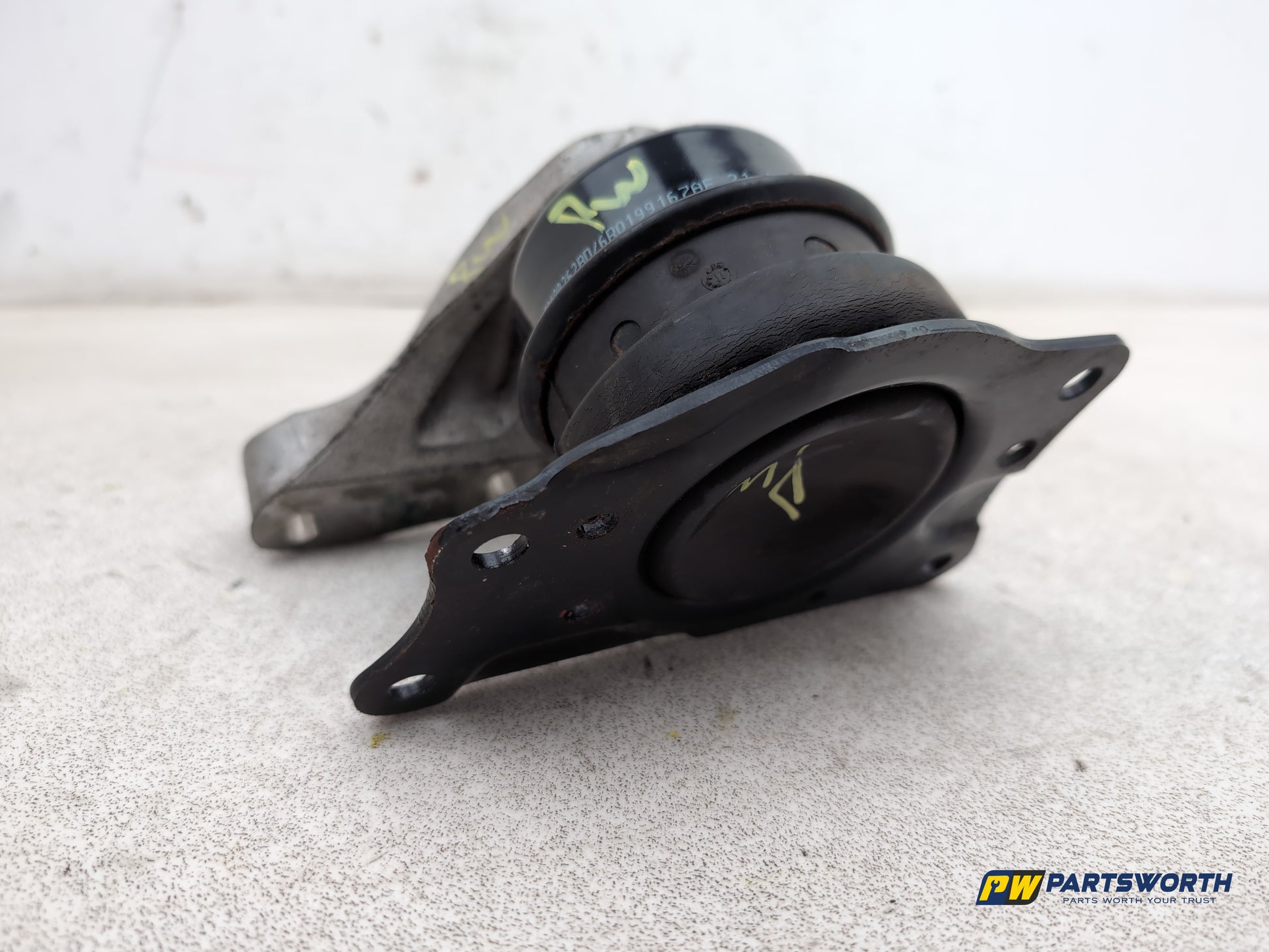 Audi A1 Contrast Edition Tdi Engine Mount Rh Driver Side 6r0199167ae 2008-2012 - photo 5