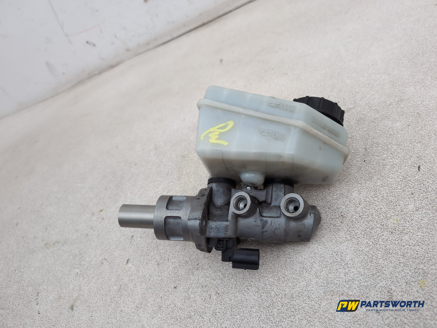 Brake Master Cylinder Assembly 5