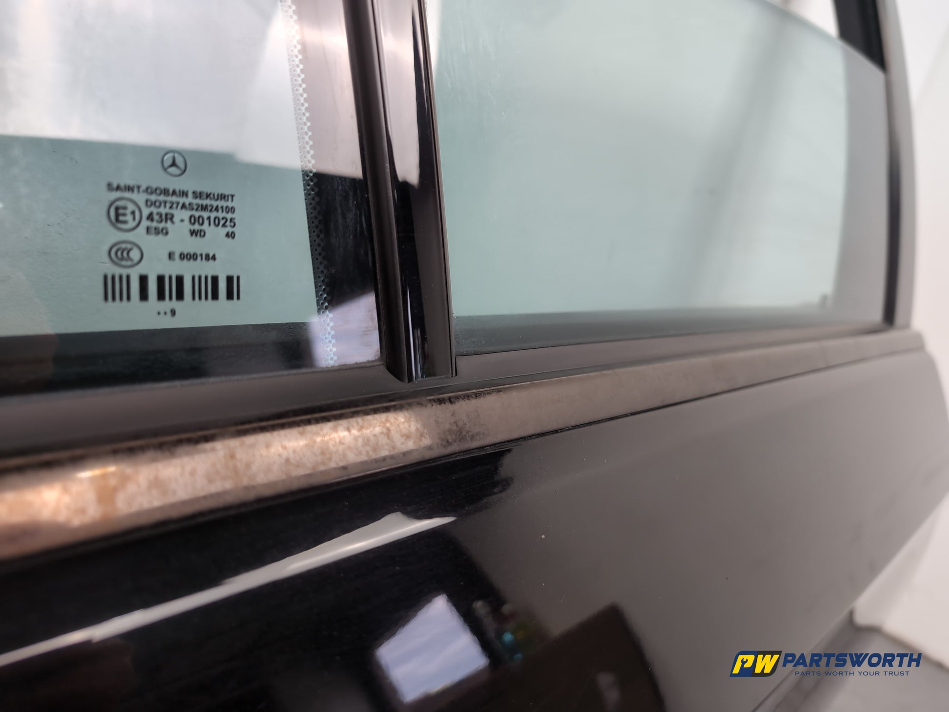 Mercedes-Benz E220 Saloon Door Rear Rh Driver Side Obsidian Black Metallic C197 - photo 5