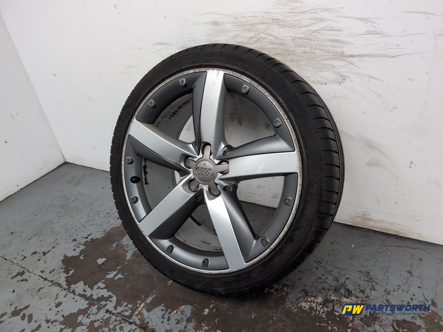 Audi A1 Contrast Edition Tdi Wheel With Tyre 215/40 R17 Silver Black 8x0601025e - photo 5