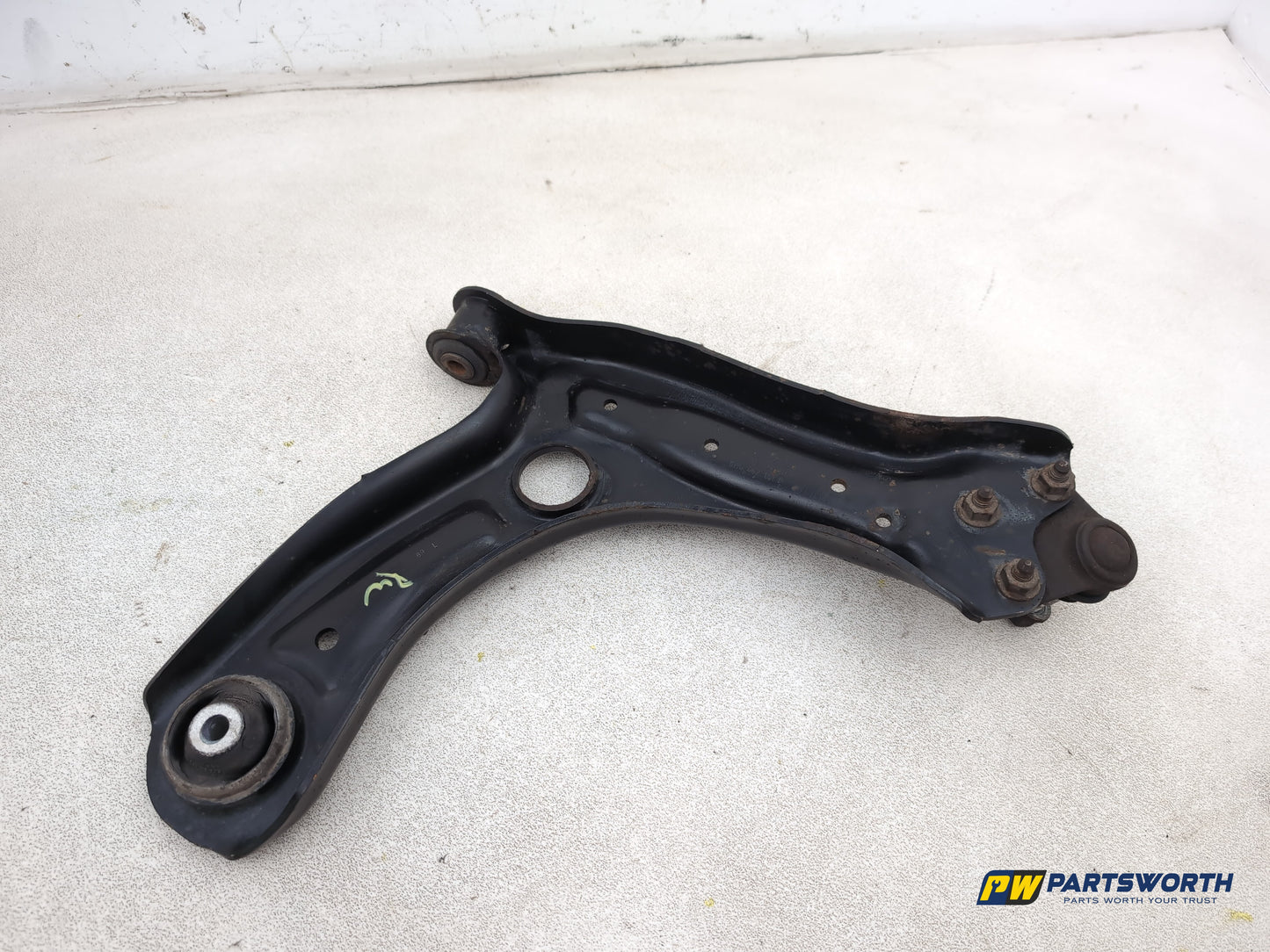 Audi A1 Contrast Edition Left Front Lower Control Arm Passenger Side 6r0407151f - photo 5