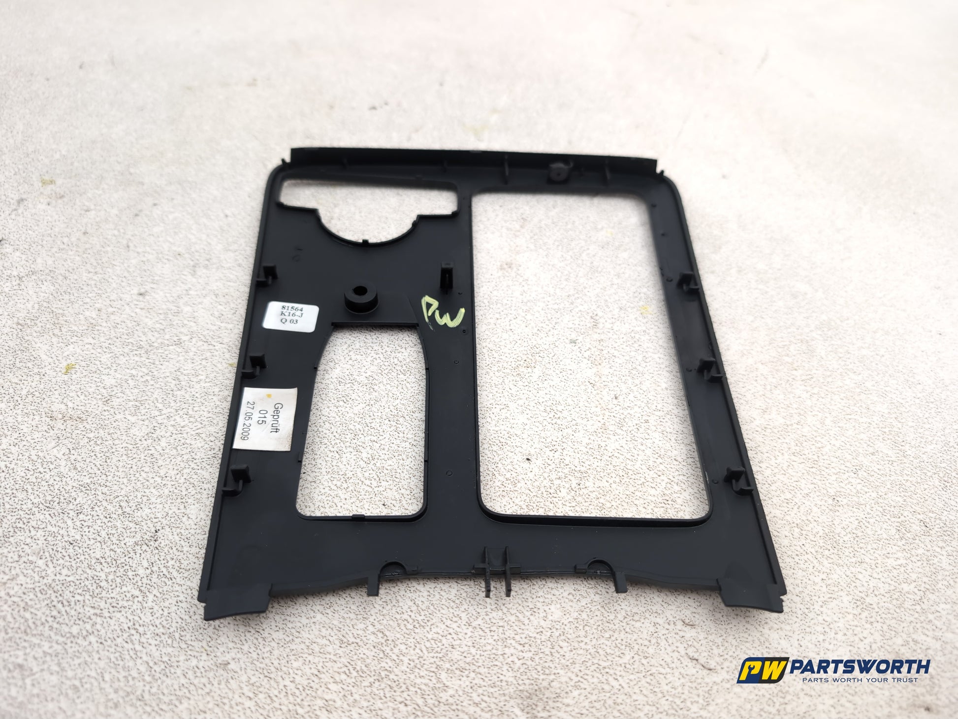 Mercedes-Benz E220 E-Class W212 Centre Console Trim A2046800207 2009-2016 - photo 5