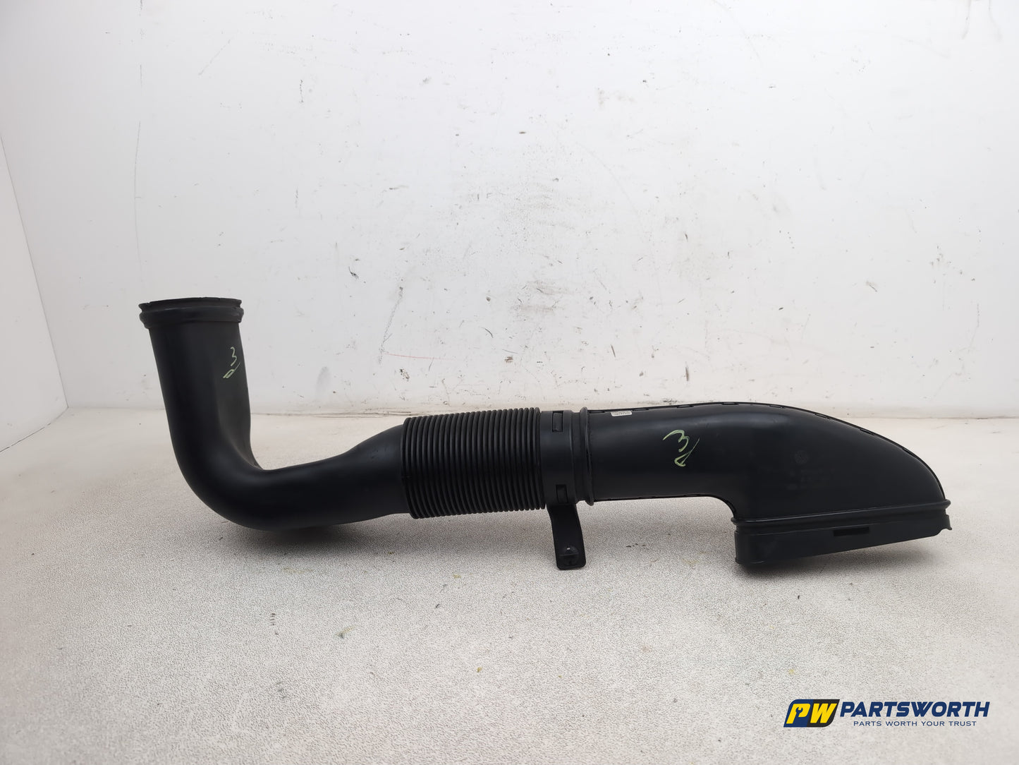 Mercedes-Benz E220e-Class W212 Air Intake Hose Pipe Line A6510903437 2009-2016 - photo 5