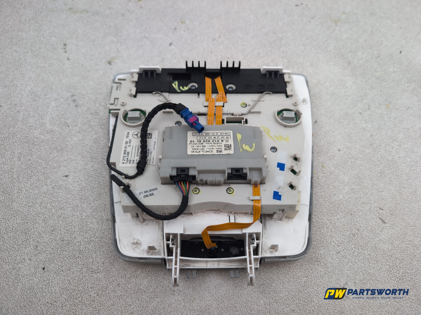 Mercedes-Benz E220 E-Class W212 Interior Reading Light A2129060100 2009-2013 - photo 5