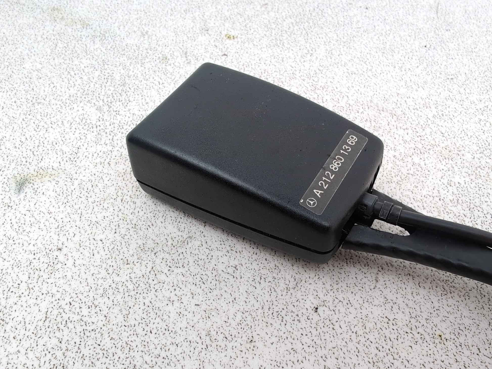 Mercedes-Benz E220 E-Class W212 Seat Belt Buckle Front Left/Right A2128601369 - photo 5