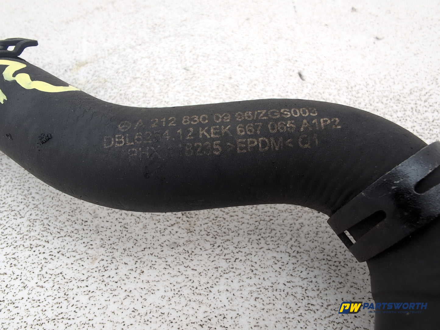 Mercedes-Benz E220 E-Class W212 Coolant Hose Pipe A2128300996 2009-2016 - photo 5