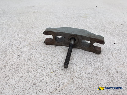 Audi A1 Contrast Edition Tdi 1.6l Diesel Fuel Injector Holding Clamp Bracket - photo 4