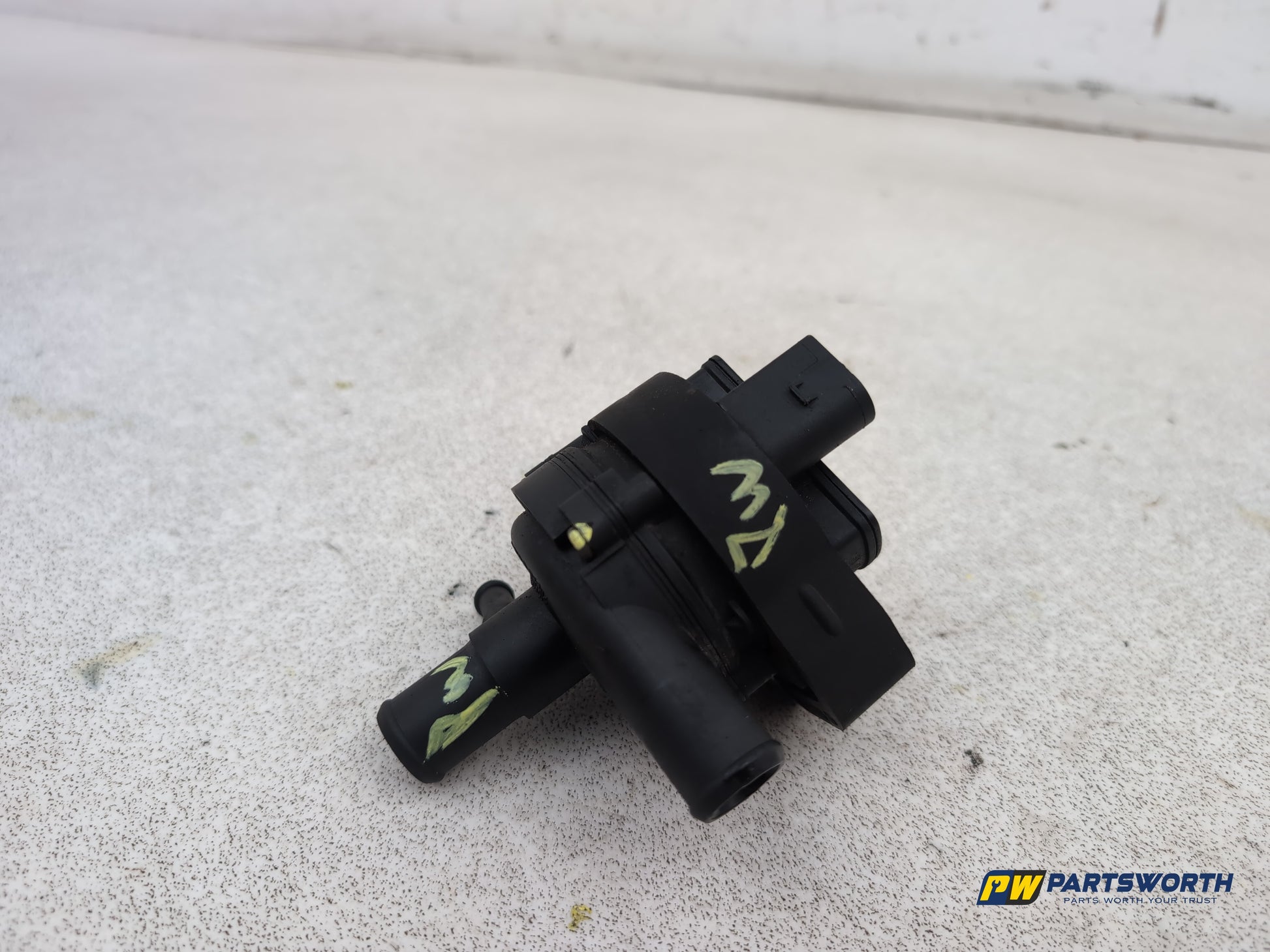 Mercedes-Benz E-Class E220 Blueef-Cy Water Coolant Pump A2118350028 2009-2016 - photo 5