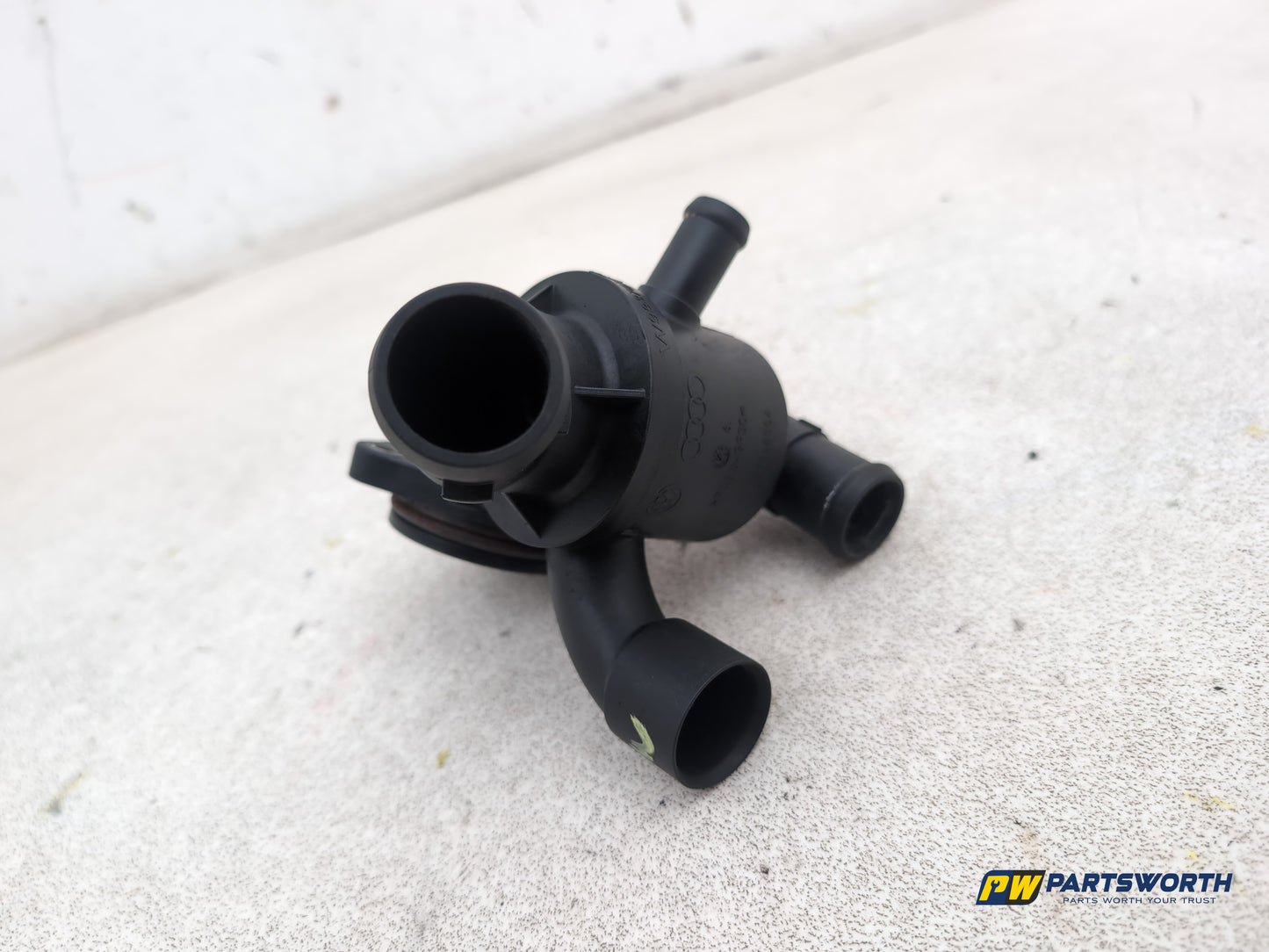 Audi A1 Contrast Edition Tdi 1.6l Diesel Thermostat Housing 03l121111s 2008-2012 - photo 5