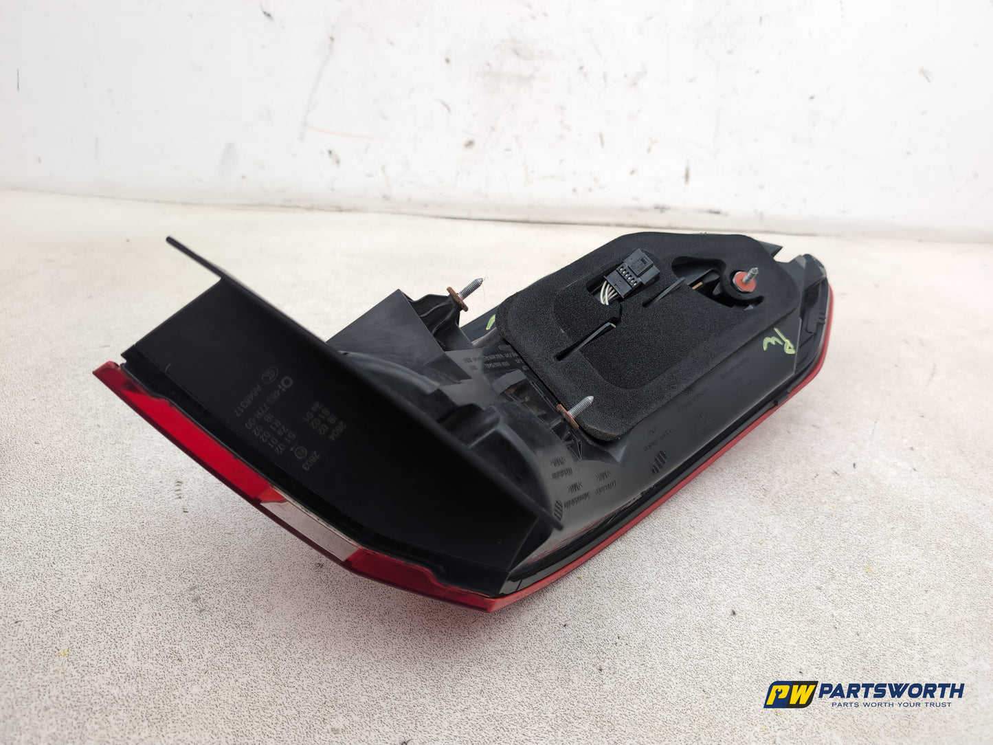Mercedes-Benz E220 E-Class W212 Lamp Assembly Rear Rh Driver Side A2128200264 - photo 5