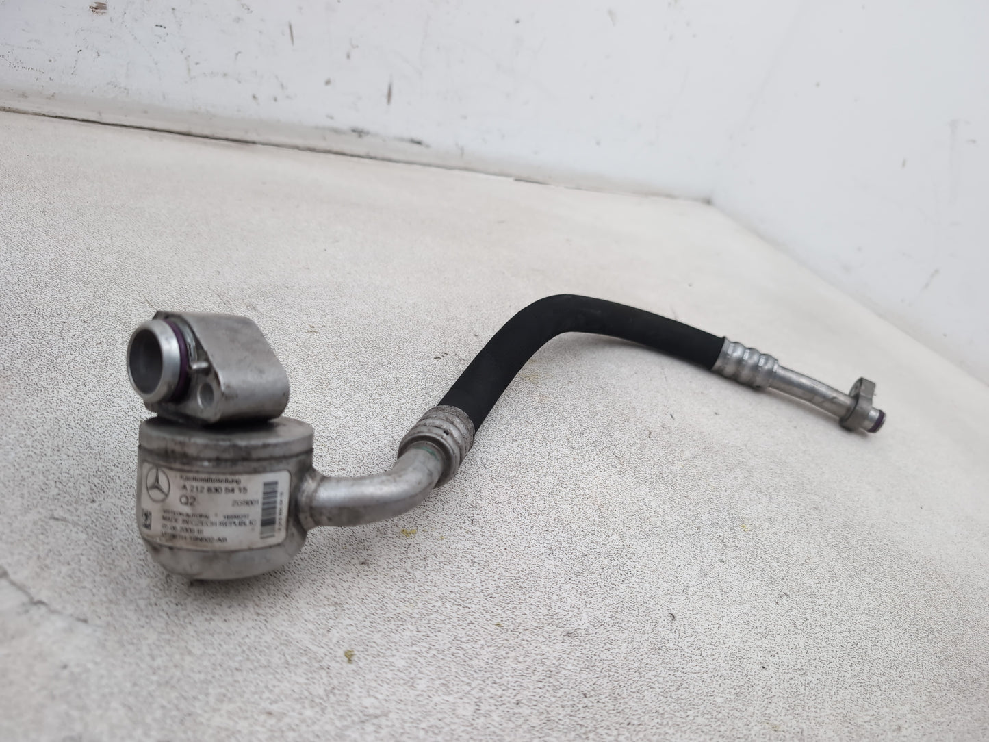 Mercedes-Benz E220 W212 Air Conditioning A/C Pipe Air Con Hose Pipe A2128305415 - photo 5