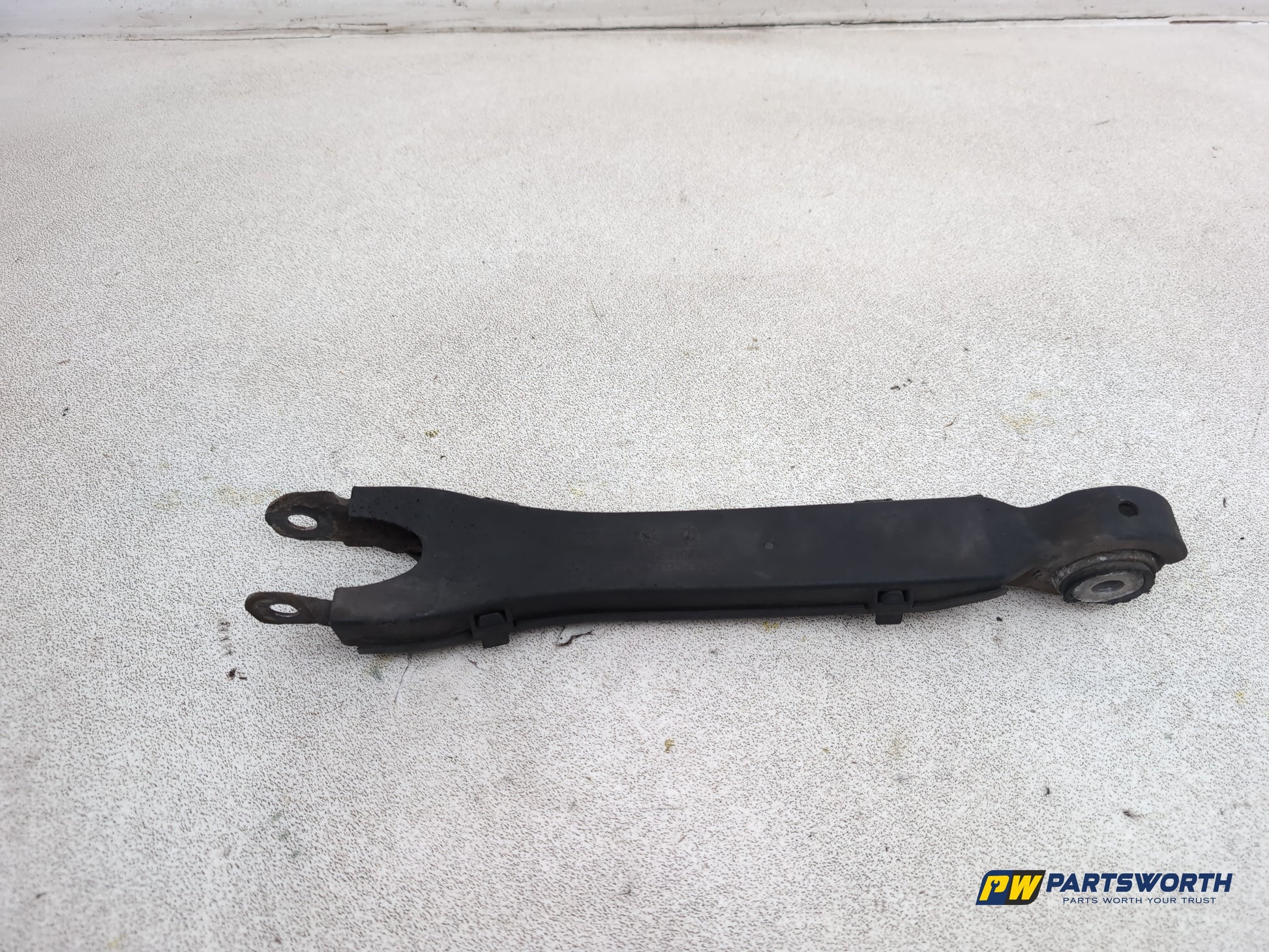 Suspension Arm Rear Wishbone LH 5