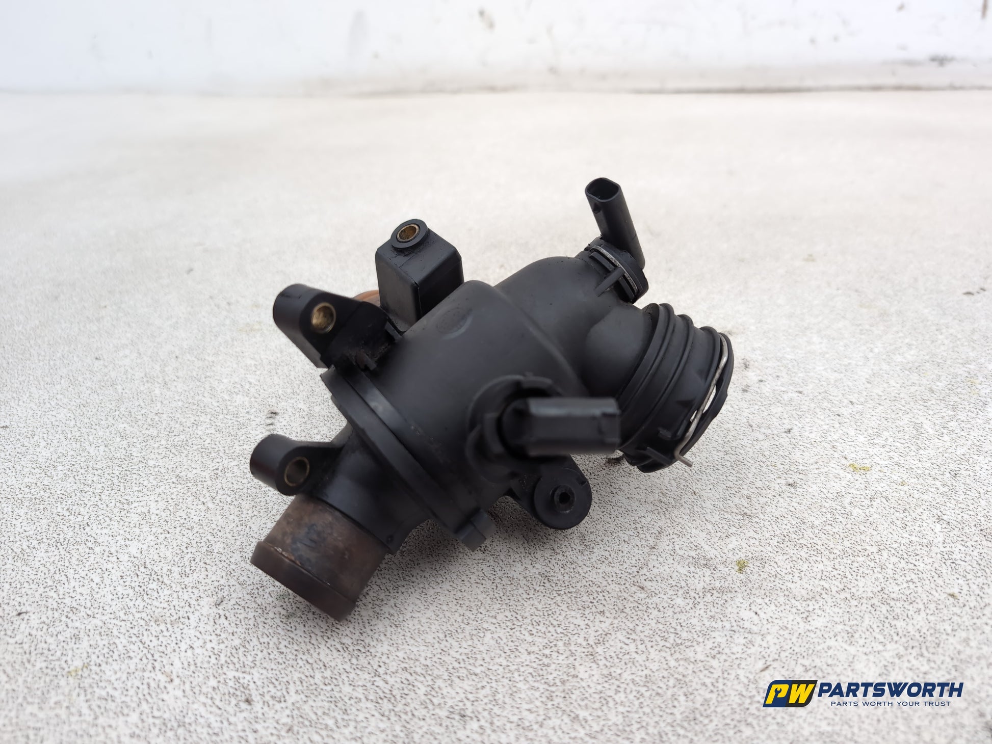 Mercedes-Benz E220 E-Class W212 Thermostat Housing A6512000615 2009-2016 - photo 5