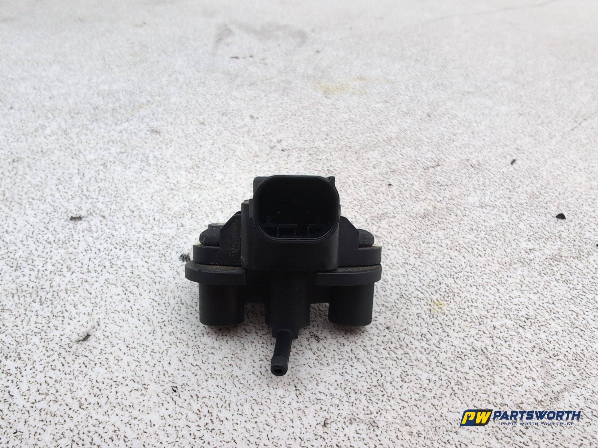 Mercedes-Benz E220 E-Class W212 Pressure Sensor Intake Manifold A0061531628 - photo 5
