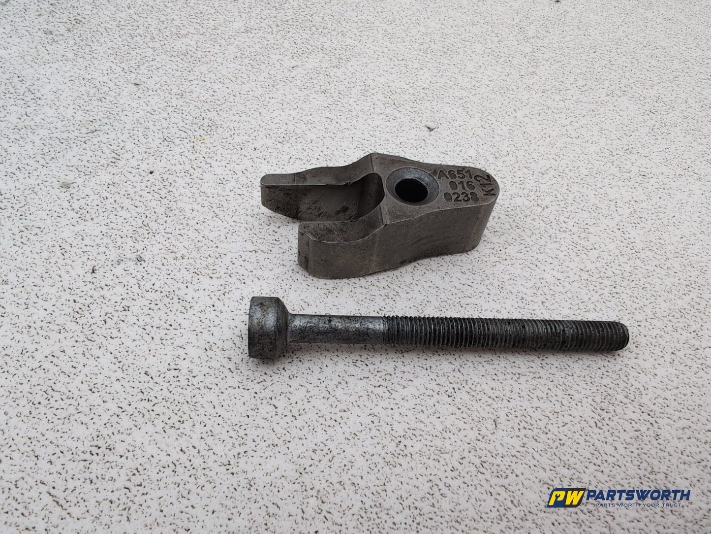 Mercedes-Benz E220 E-Class W212 2.1l Diesel Fuel Injector Clamp With Bolt - photo 5