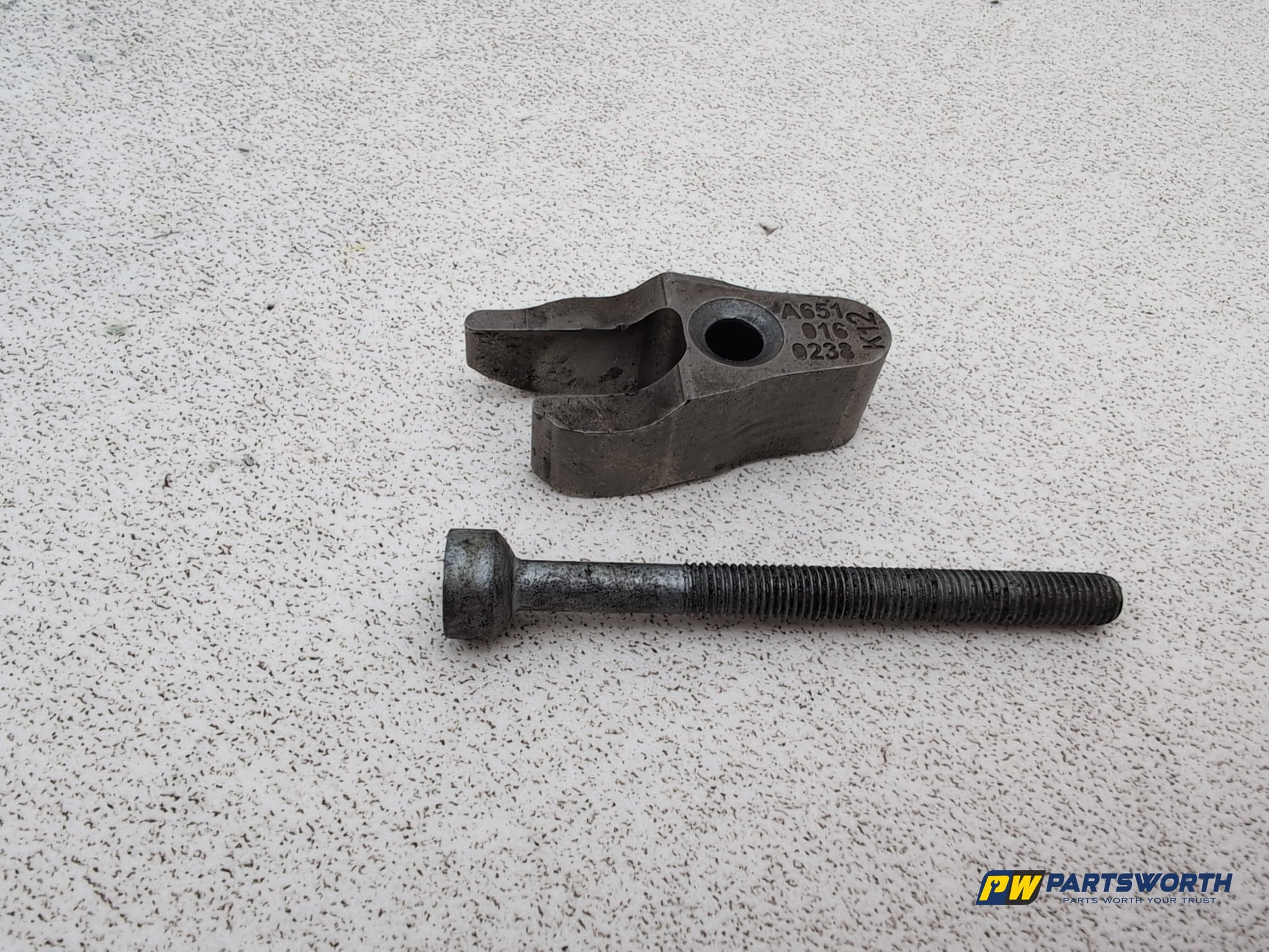 Mercedes-Benz E220 E-Class W212 2.1l Diesel Fuel Injector Clamp With Bolt - photo 5